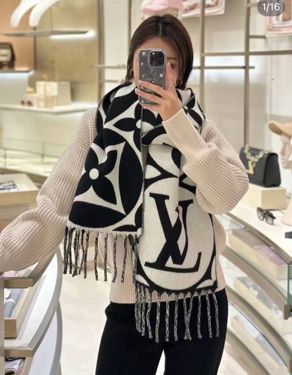 Louis Vuitton Scarf LVC00467